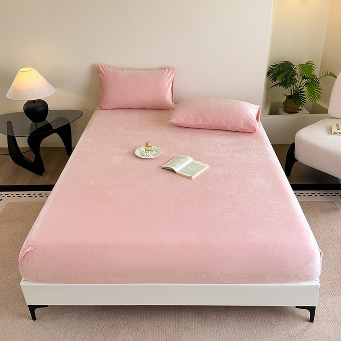 91家纺网 家纺一手货源 找家纺 卢赛尔 2025新款230g高克重纯色牛奶绒床笠单品-米兰系列 米兰-桃粉色