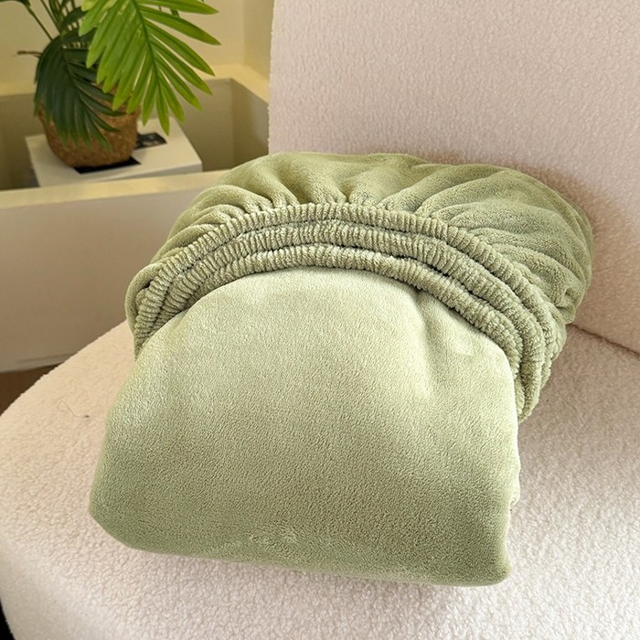 91家纺网 家纺一手货源 找家纺 卢赛尔 2025新款230g高克重纯色牛奶绒床笠单品-米兰系列 米兰-青草绿