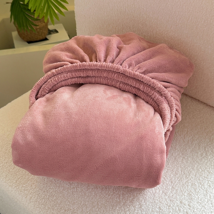 91家纺网 家纺一手货源 找家纺 卢赛尔 2025新款230g高克重纯色牛奶绒床笠单品-米兰系列 米兰-藕粉玉