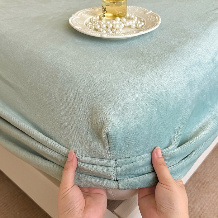 91家纺网 家纺一手货源 找家纺 卢赛尔 2025新款230g高克重纯色牛奶绒床笠单品-米兰系列 米兰-天青色