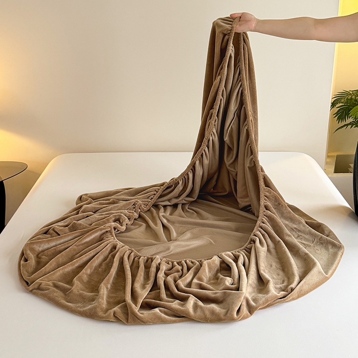 91家纺网 家纺一手货源 找家纺 卢赛尔 2025新款230g高克重纯色牛奶绒床笠单品-米兰系列 米兰-奶咖色