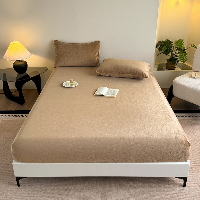 91家纺网 家纺一手货源 找家纺 卢赛尔 2025新款230g高克重纯色牛奶绒床笠单品-米兰系列 米兰-奶咖色