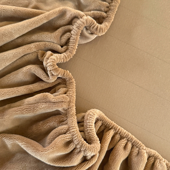 91家纺网 家纺一手货源 找家纺 卢赛尔 2025新款230g高克重纯色牛奶绒床笠单品-米兰系列 米兰-奶咖色