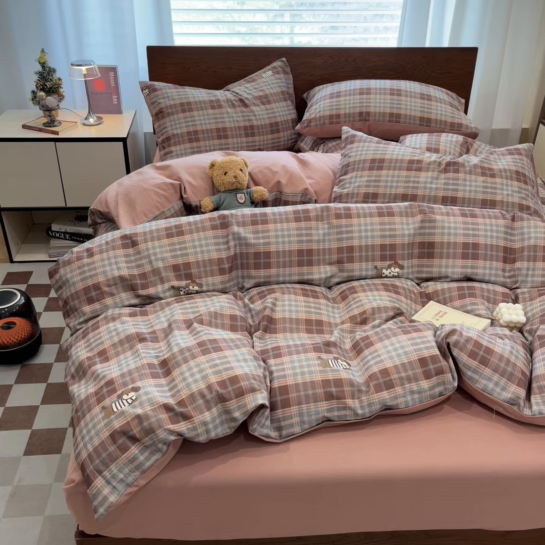 91家纺网 家纺一手货源 找家纺 小叮当家纺仓储工厂店 2025新款提供买家秀爆款花型不断货美拉德卡通全棉纯棉磨毛四件套 甜心小狗