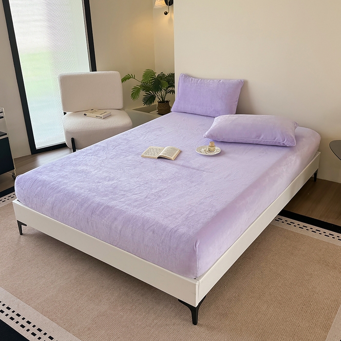 91家纺网 家纺一手货源 找家纺 卢赛尔 2025新款230g高克重纯色牛奶绒床笠单品-米兰系列 米兰-海棠紫