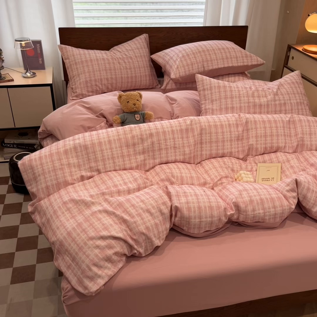 91家纺网 家纺一手货源 找家纺 小叮当家纺仓储工厂店 2025新款提供买家秀爆款花型不断货美拉德卡通全棉纯棉磨毛四件套 邂逅-粉