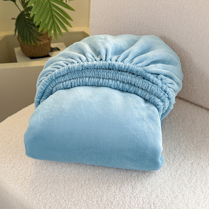 91家纺网 家纺一手货源 找家纺 卢赛尔 2025新款230g高克重纯色牛奶绒床笠单品-米兰系列 米兰-湖蓝色