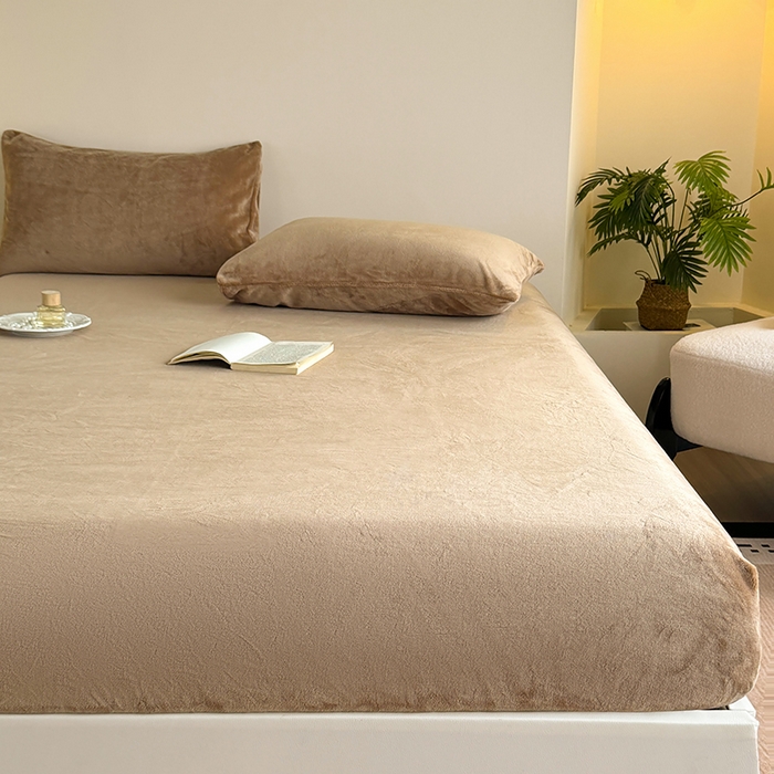 91家纺网 家纺一手货源 找家纺 （总）卢赛尔 2025新款230g高克重纯色牛奶绒床笠单品-米兰系列