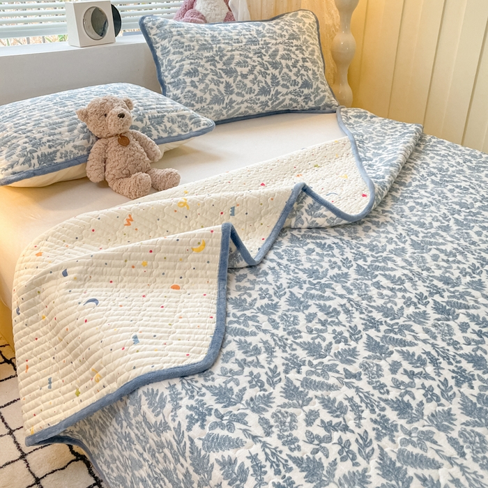 91家纺网 家纺一手货源 找家纺 云玲时尚 2025新款高克重牛奶绒印花夹棉床盖 暗香