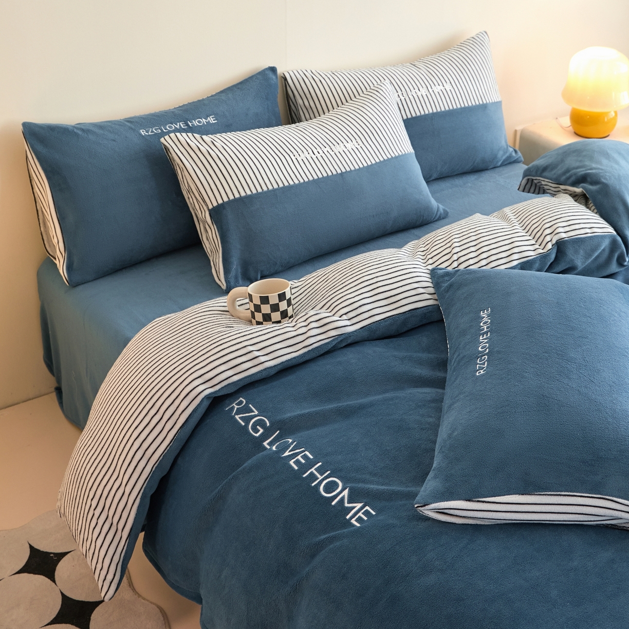 91家纺网 家纺一手货源 找家纺 （总）绒掌柜 2025新款冬季消光级柔滑细腻刺绣牛奶绒宝宝绒四件套——版权产品（品质有买家秀）（爆款有量可谈）-莱卡系列