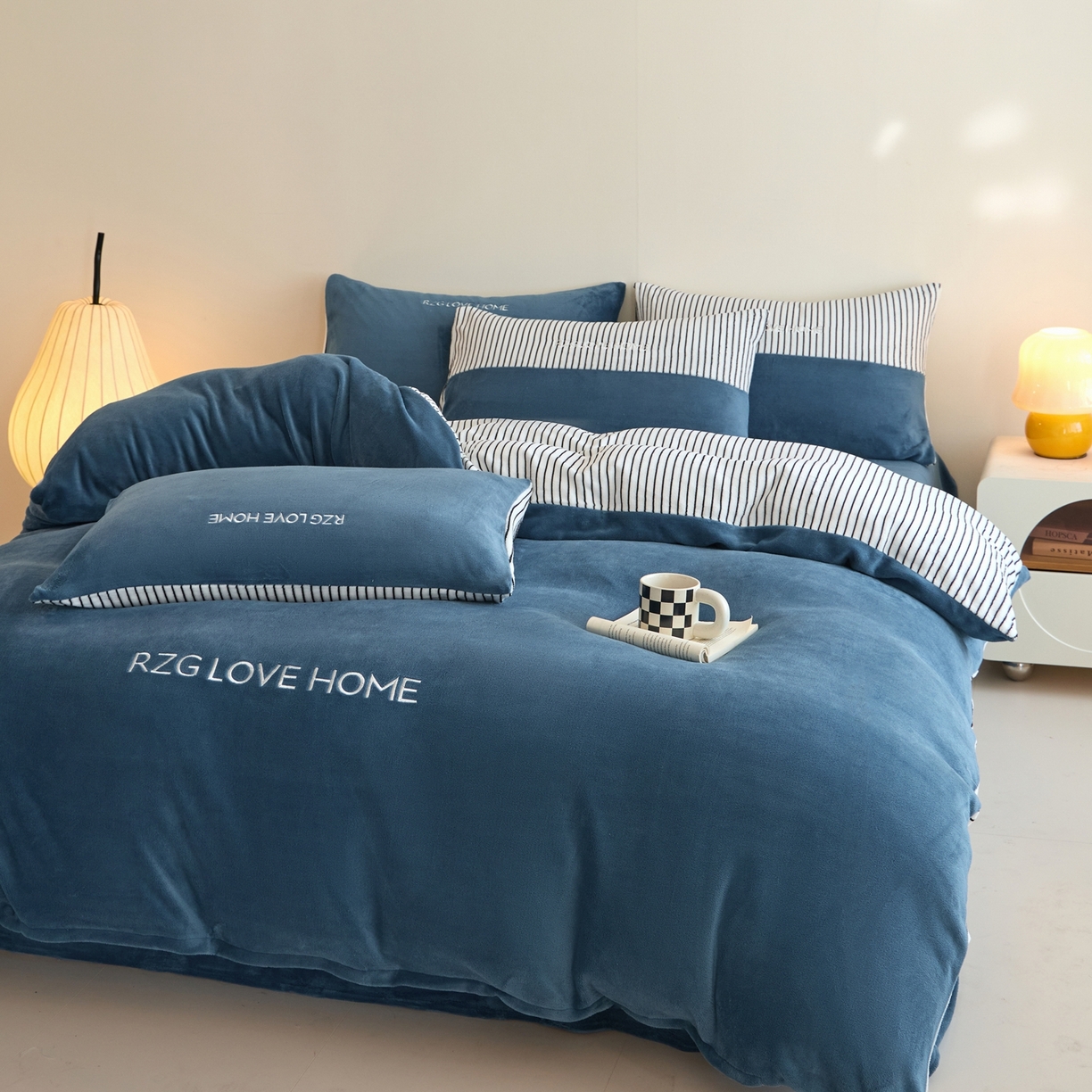 91家纺网 家纺一手货源 找家纺 （总）绒掌柜 2025新款冬季消光级柔滑细腻刺绣牛奶绒宝宝绒四件套——版权产品（品质有买家秀）（爆款有量可谈）-莱卡系列