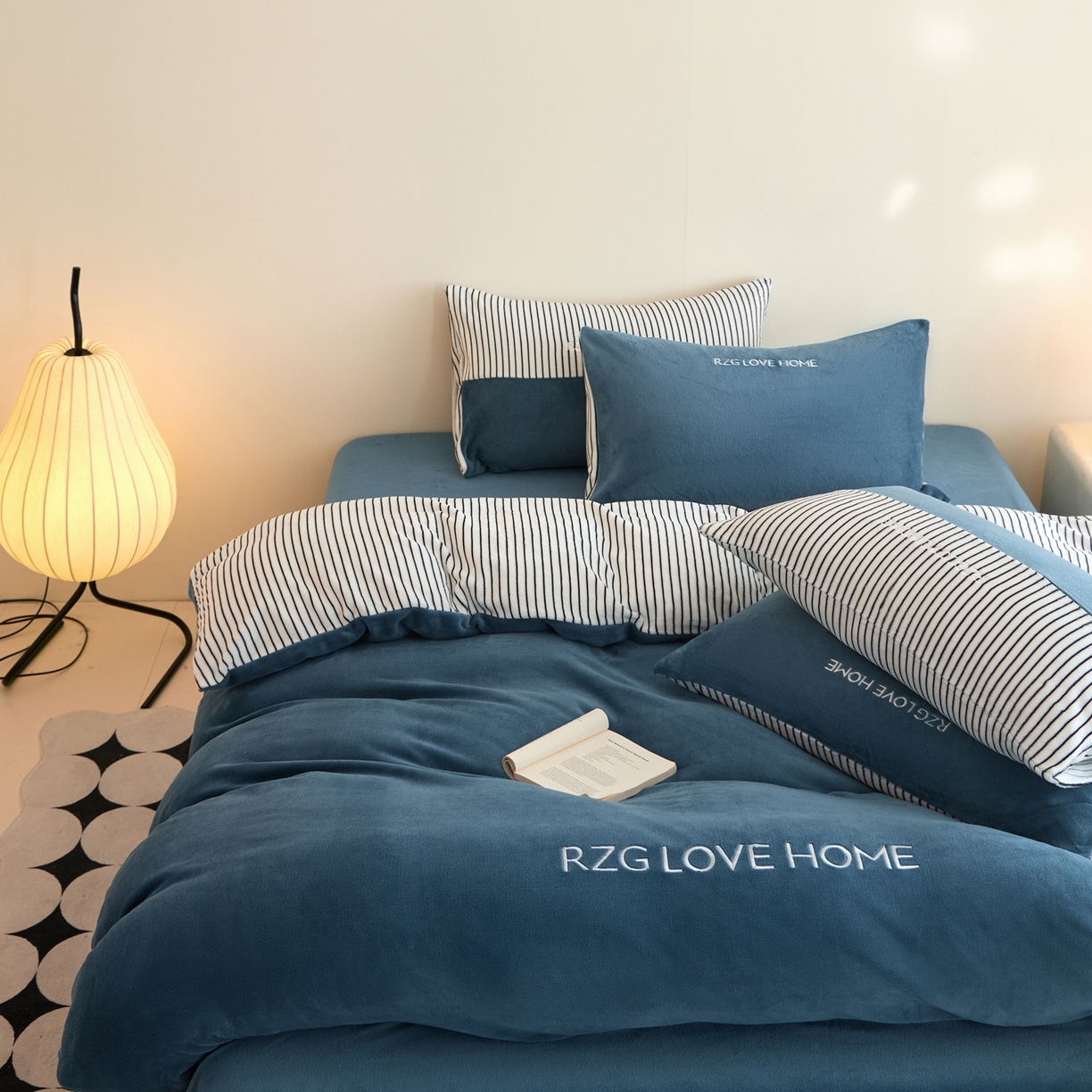 91家纺网 家纺一手货源 找家纺 （总）绒掌柜 2025新款冬季消光级柔滑细腻刺绣牛奶绒宝宝绒四件套——版权产品（品质有买家秀）（爆款有量可谈）-莱卡系列