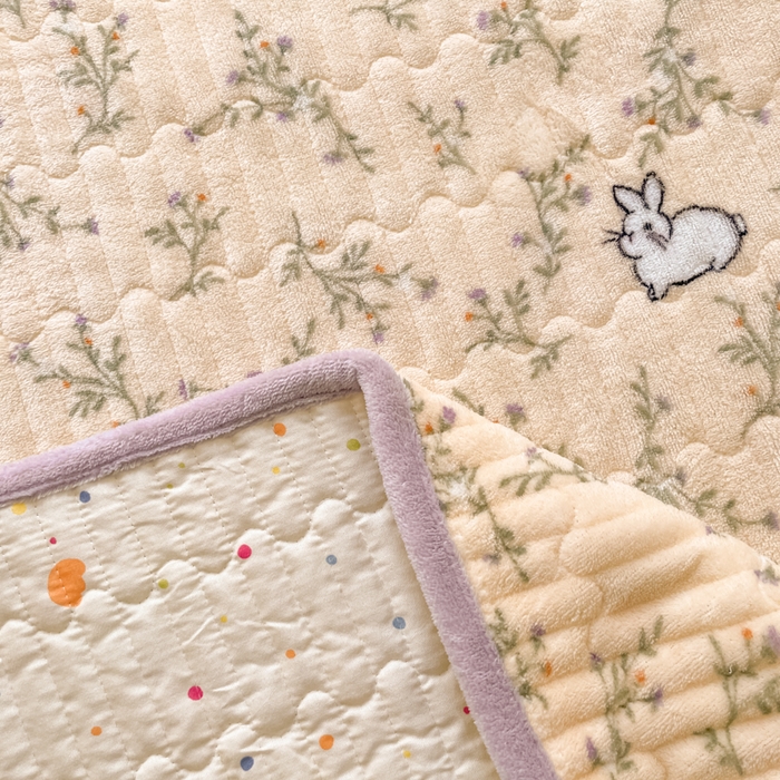 91家纺网 家纺一手货源 找家纺 云玲时尚 2025新款高克重牛奶绒印花夹棉床盖 花枝兔