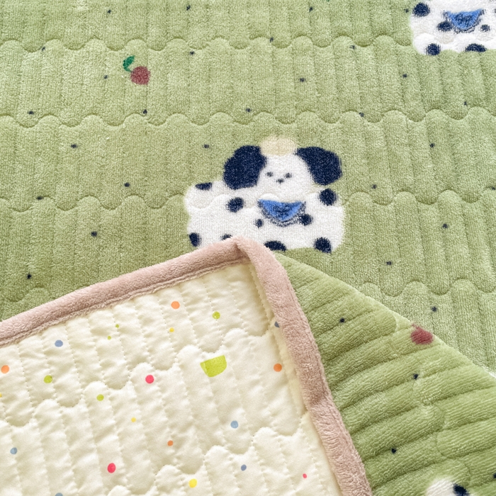 91家纺网 家纺一手货源 找家纺 云玲时尚 2025新款高克重牛奶绒印花夹棉床盖 假日小狗