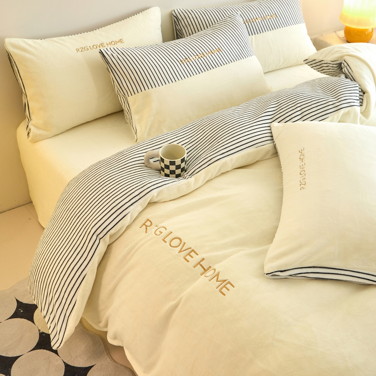 91家纺网 家纺一手货源 找家纺 （总）绒掌柜 2025新款冬季消光级柔滑细腻刺绣牛奶绒宝宝绒四件套——版权产品（品质有买家秀）（爆款有量可谈）-莱卡系列