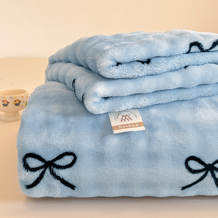 91家纺网 家纺一手货源 找家纺 绣女坊 2025新款A类高克重牛奶绒泡泡绒印花床单单件冬季保暖毛绒毯子绒床单三件套 蝴蝶结-兰