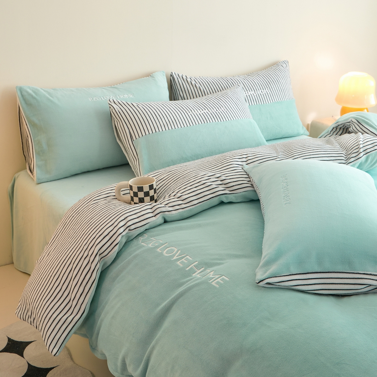 91家纺网 家纺一手货源 找家纺 （总）绒掌柜 2025新款冬季消光级柔滑细腻刺绣牛奶绒宝宝绒四件套——版权产品（品质有买家秀）（爆款有量可谈）-莱卡系列