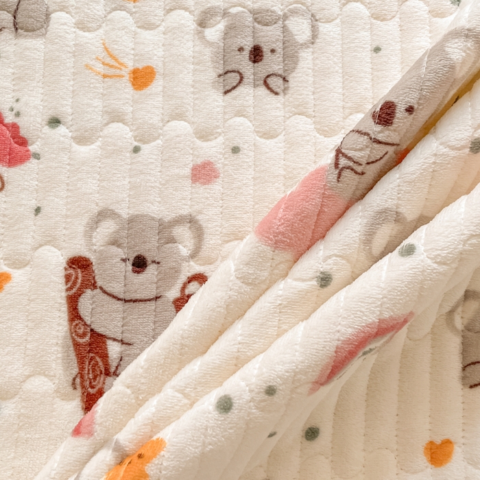 91家纺网 家纺一手货源 找家纺 云玲时尚 2025新款高克重牛奶绒印花夹棉床盖 考拉