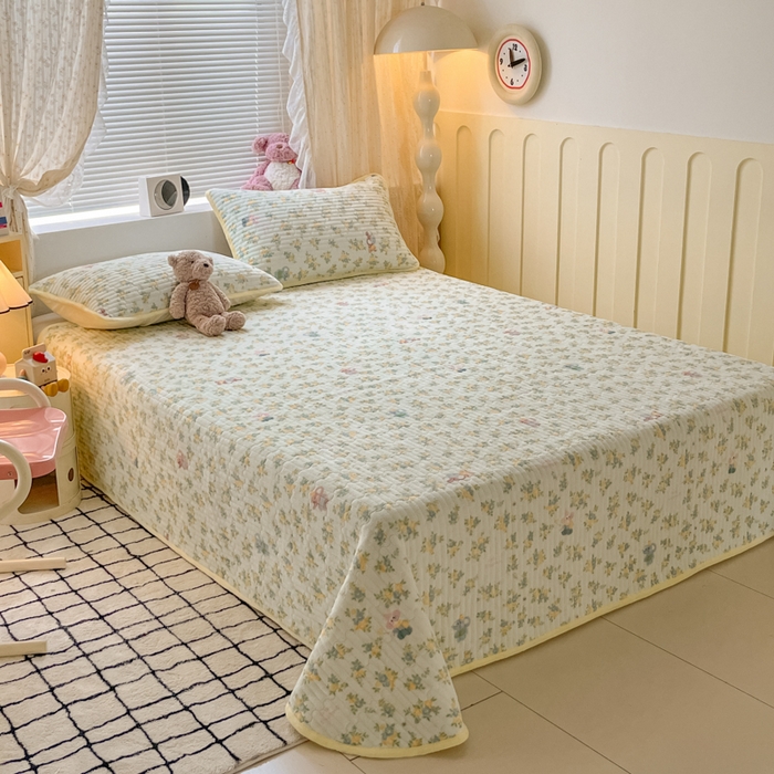 91家纺网 家纺一手货源 找家纺 云玲时尚 2025新款高克重牛奶绒印花夹棉床盖 快乐小象