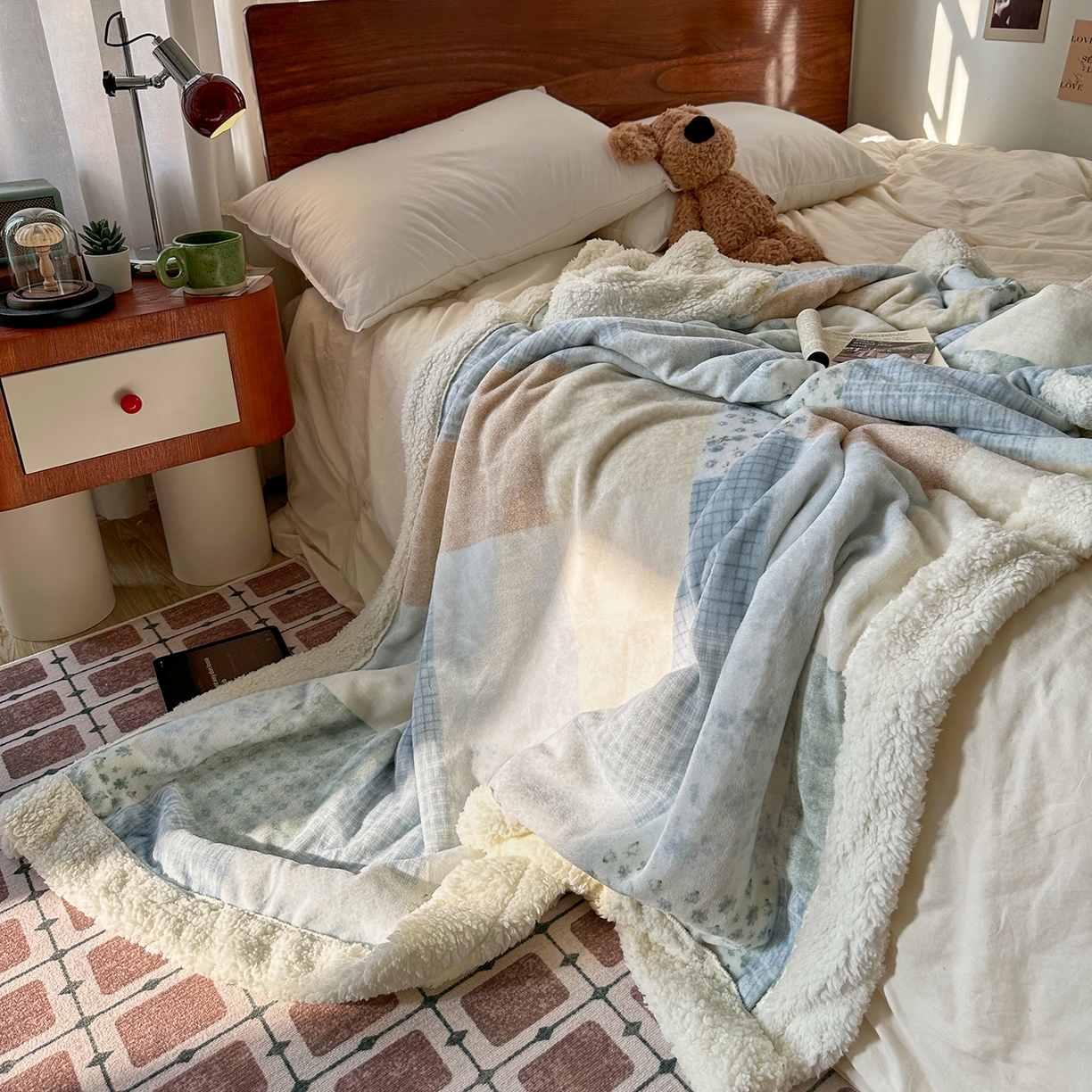 91家纺网 家纺一手货源 找家纺 艾咪-Amy ntmy 2025新款中古风牛奶绒羊羔绒双层毯 花栖礼蓝