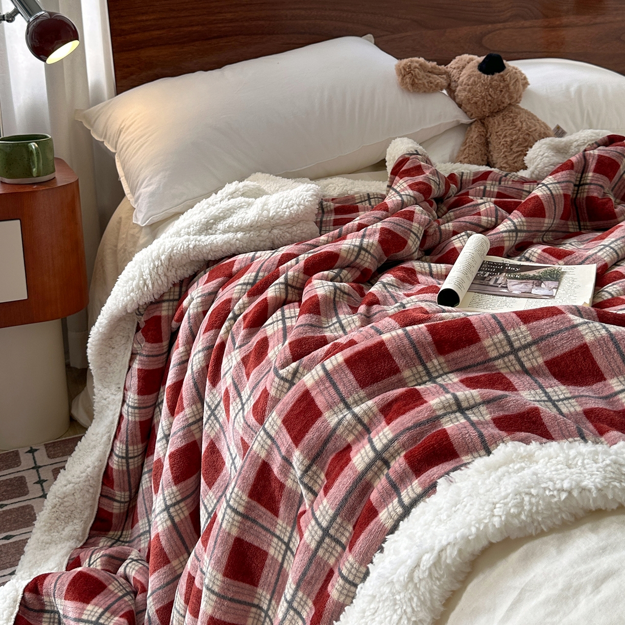 91家纺网 家纺一手货源 找家纺 艾咪-Amy ntmy 2025新款中古风牛奶绒羊羔绒双层毯 牛仔格红