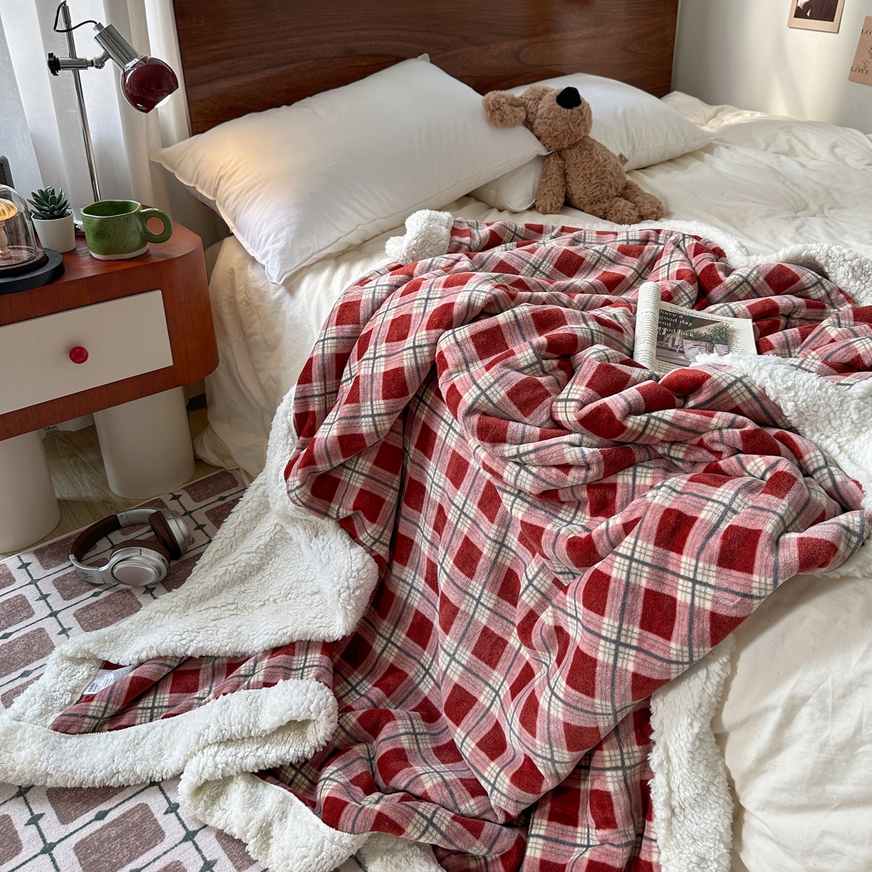 91家纺网 家纺一手货源 找家纺 艾咪-Amy ntmy 2025新款中古风牛奶绒羊羔绒双层毯 牛仔格红