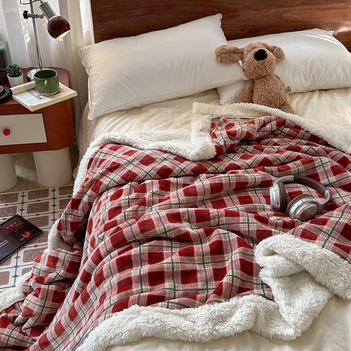 91家纺网 家纺一手货源 找家纺 艾咪-Amy ntmy 2025新款中古风牛奶绒羊羔绒双层毯 牛仔格红