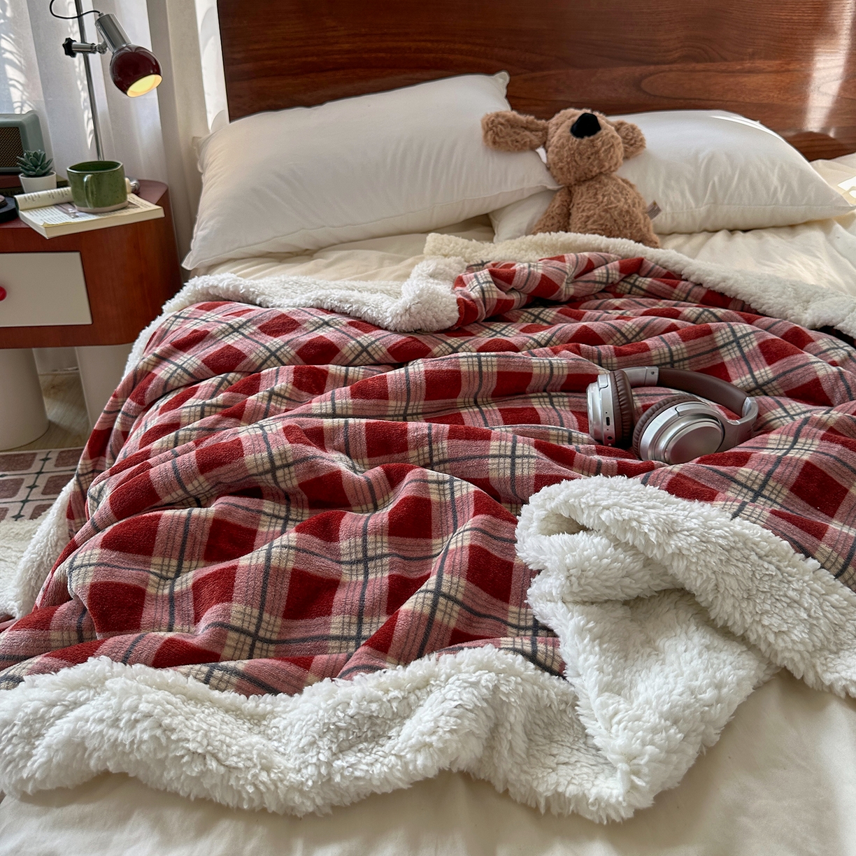 91家纺网 家纺一手货源 找家纺 艾咪-Amy ntmy 2025新款中古风牛奶绒羊羔绒双层毯 牛仔格红