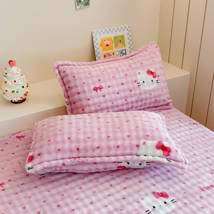 91家纺网 家纺一手货源 找家纺 绣女坊 2025新款A类高克重牛奶绒泡泡绒印花床单单件冬季保暖毛绒毯子绒床单三件套 爱心kt