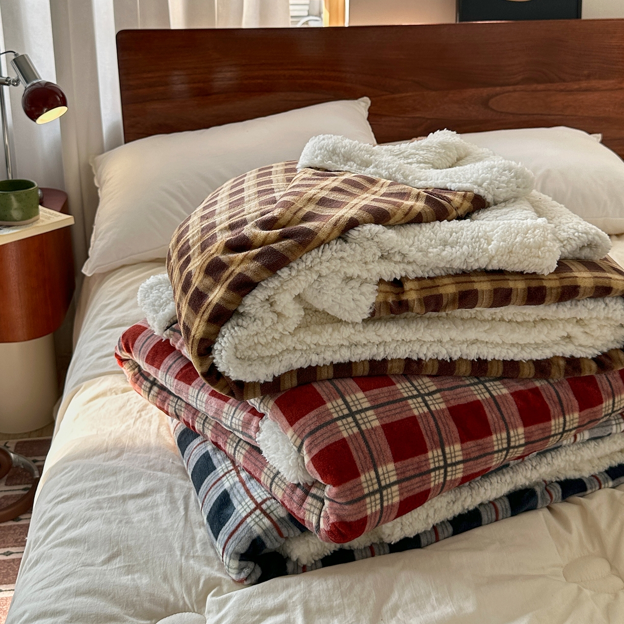 91家纺网 家纺一手货源 找家纺 艾咪-Amy ntmy 2025新款中古风牛奶绒羊羔绒双层毯 组合图