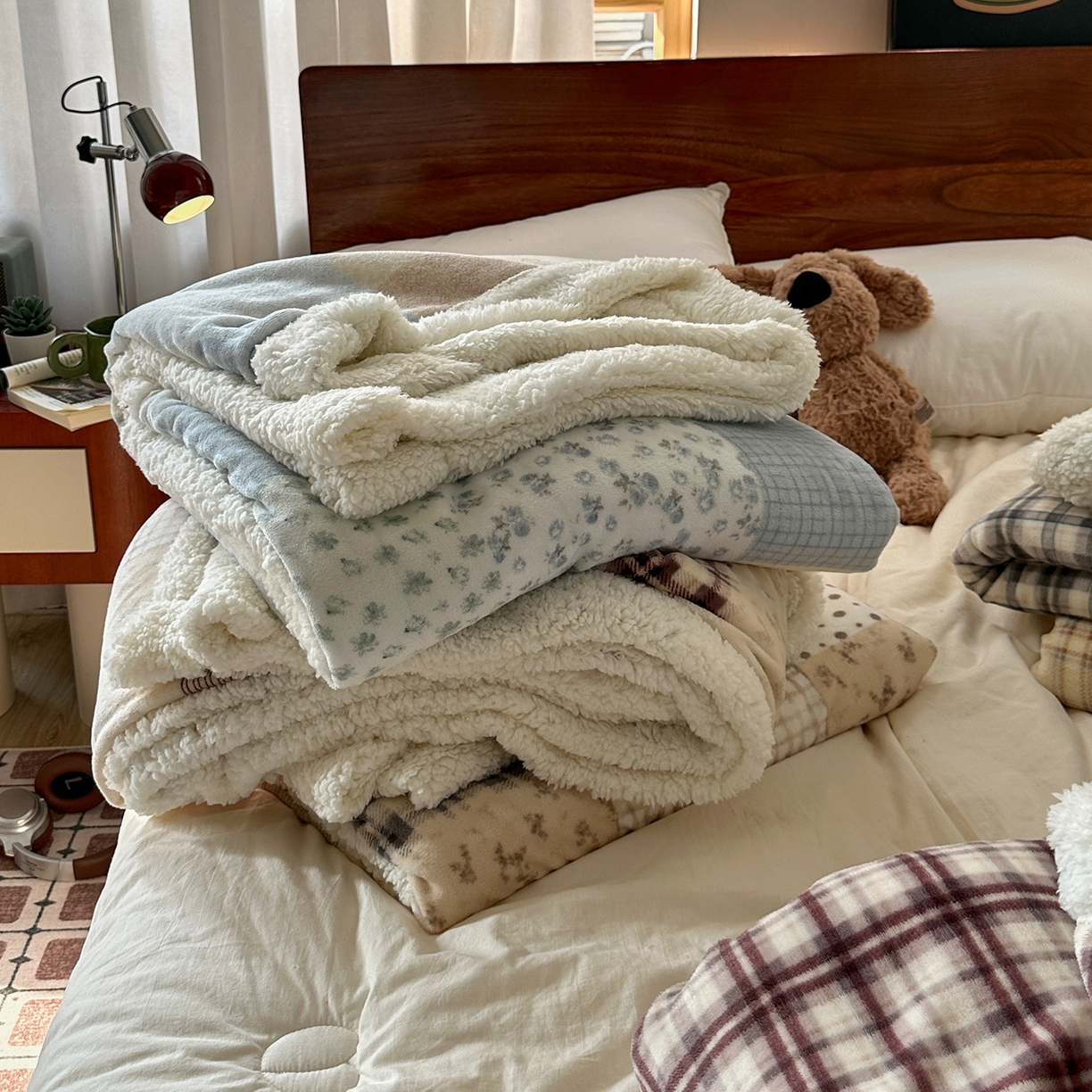 91家纺网 家纺一手货源 找家纺 艾咪-Amy ntmy 2025新款中古风牛奶绒羊羔绒双层毯 组合图