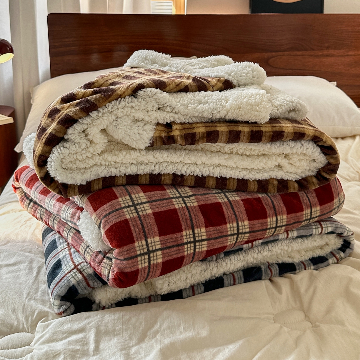 91家纺网 家纺一手货源 找家纺 艾咪-Amy ntmy 2025新款中古风牛奶绒羊羔绒双层毯 组合图