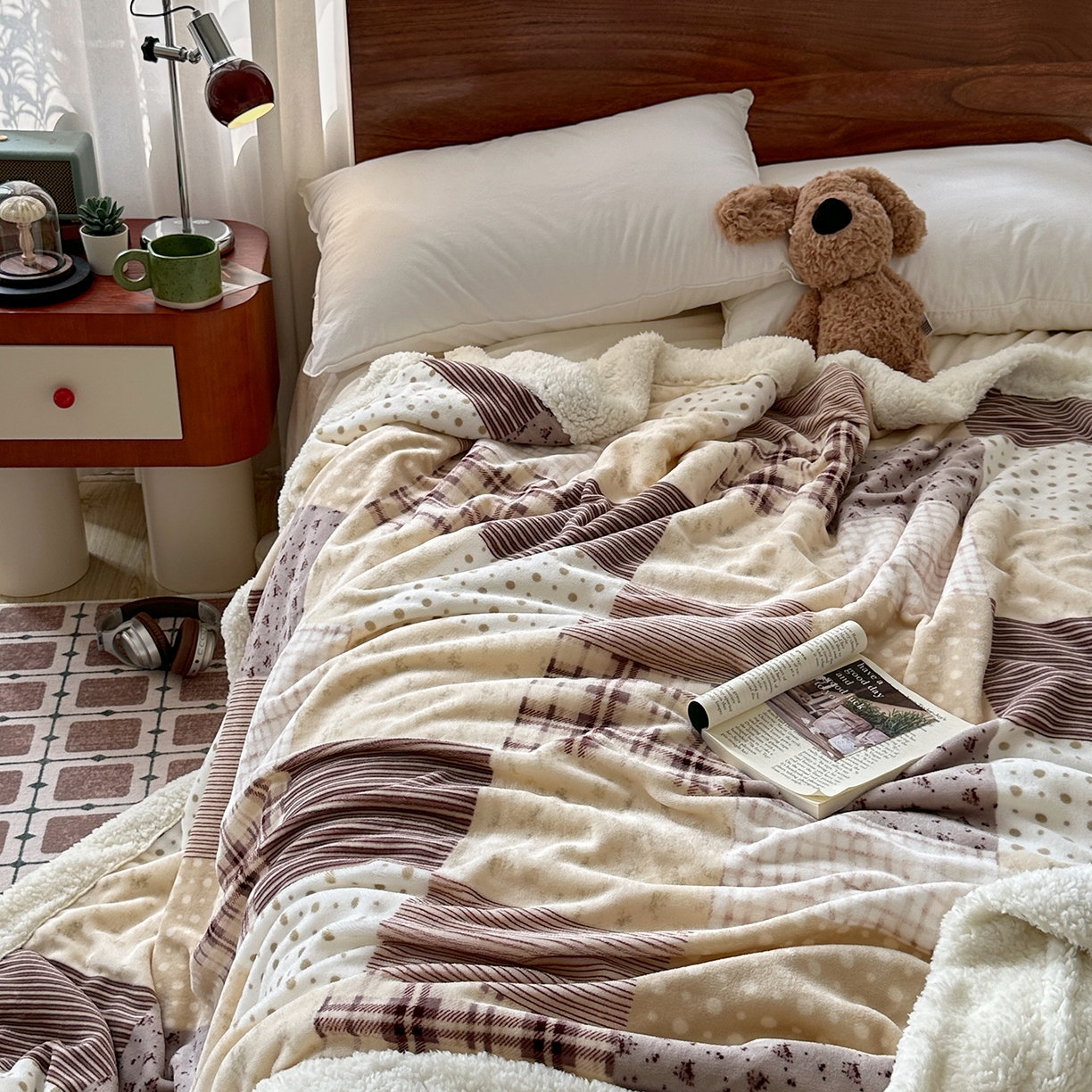 91家纺网 家纺一手货源 找家纺 艾咪-Amy ntmy 2025新款中古风牛奶绒羊羔绒双层毯 花栖礼紫