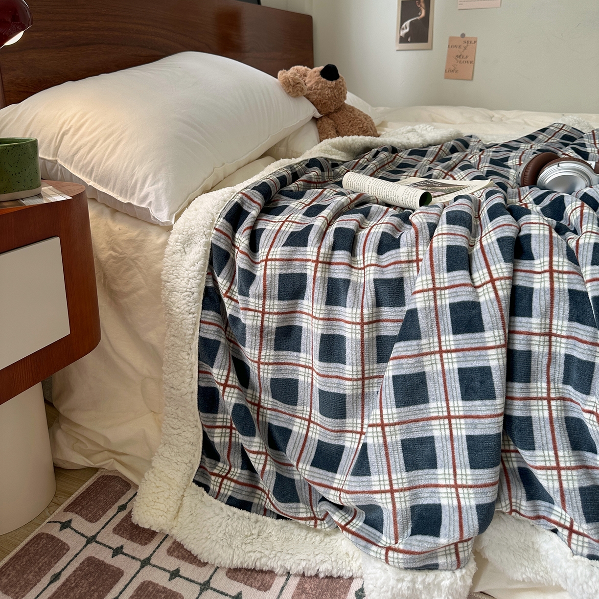 91家纺网 家纺一手货源 找家纺 艾咪-Amy ntmy 2025新款中古风牛奶绒羊羔绒双层毯 牛仔格蓝