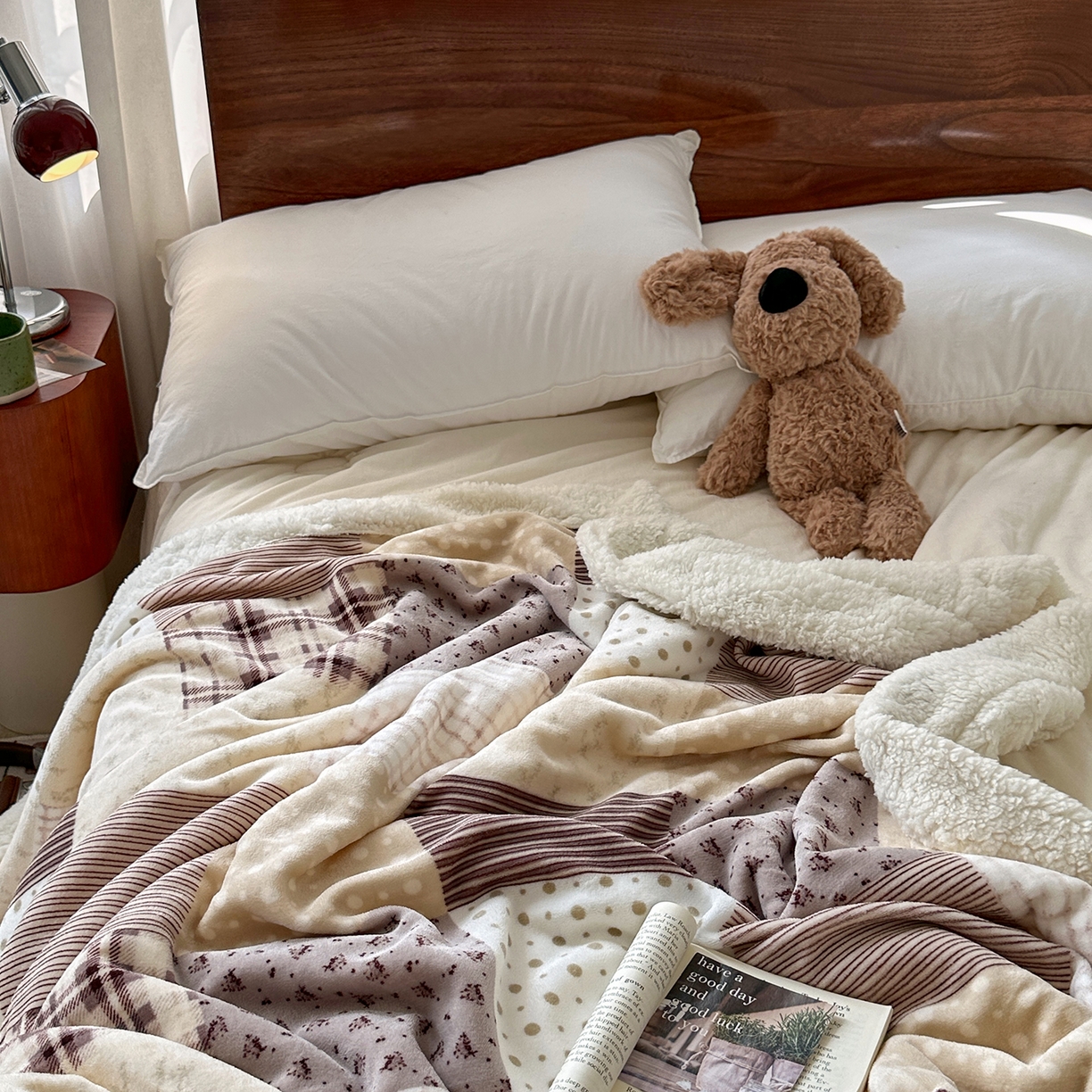 91家纺网 家纺一手货源 找家纺 艾咪-Amy ntmy 2025新款中古风牛奶绒羊羔绒双层毯 花栖礼紫