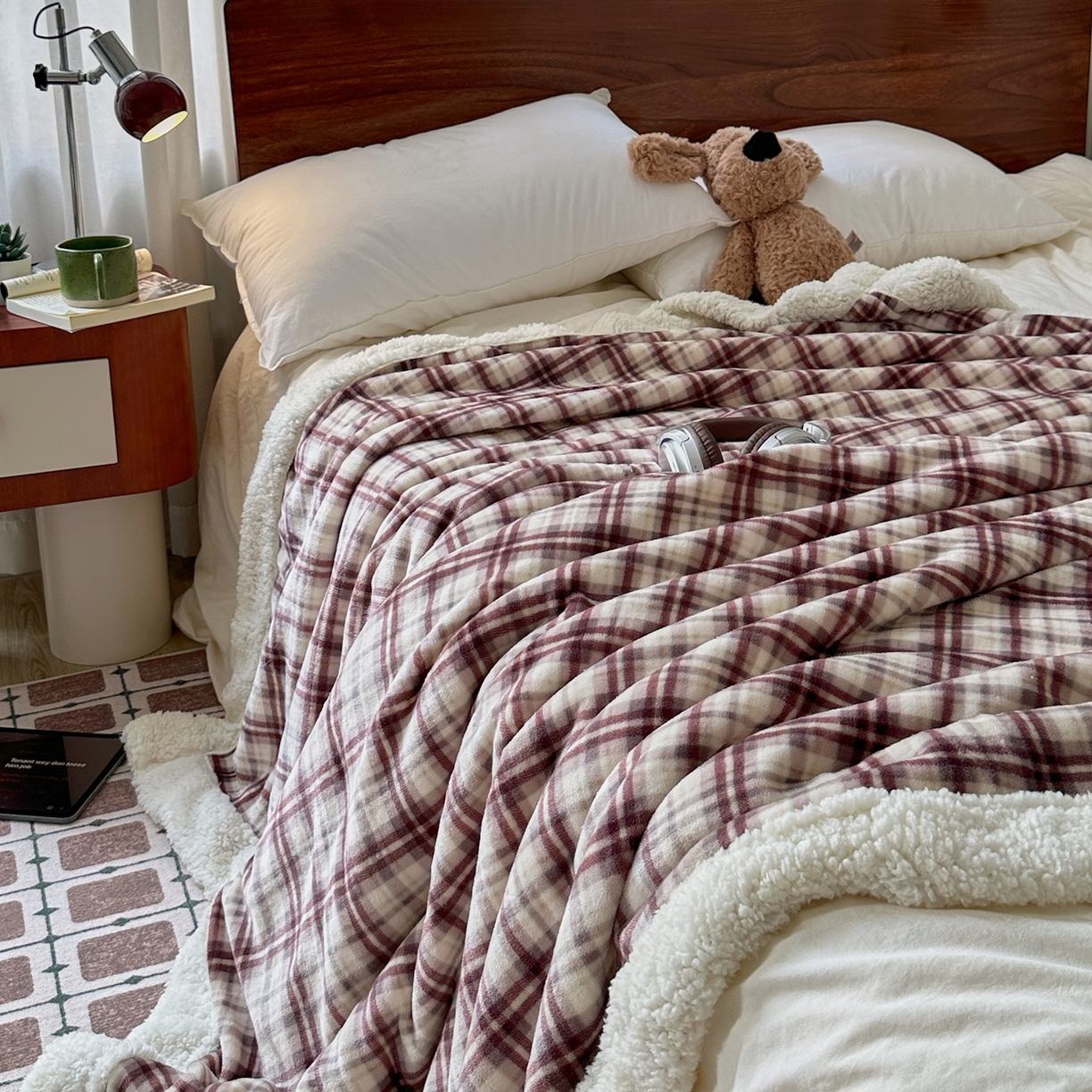 91家纺网 家纺一手货源 找家纺 艾咪-Amy ntmy 2025新款中古风牛奶绒羊羔绒双层毯 伊索紫