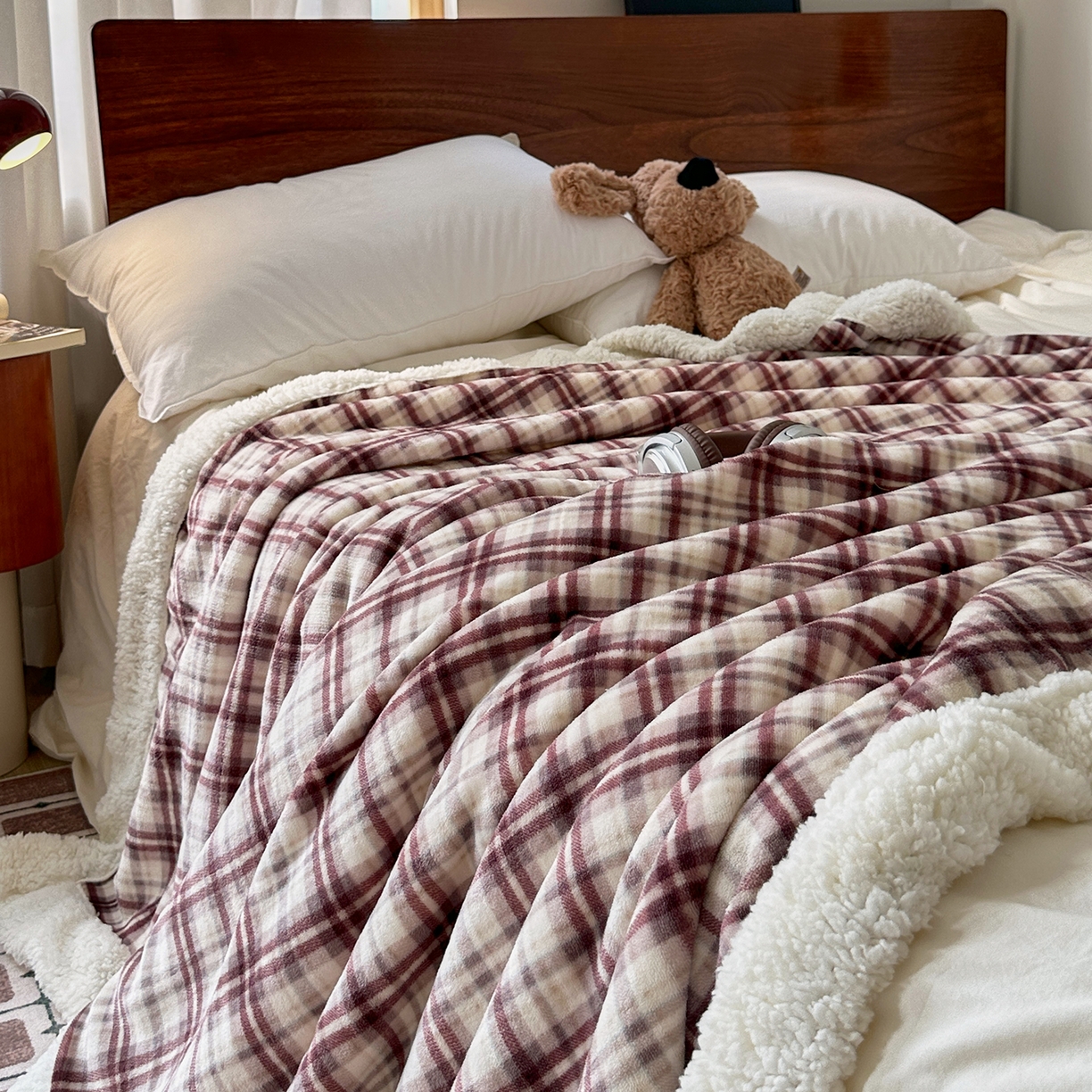 91家纺网 家纺一手货源 找家纺 艾咪-Amy ntmy 2025新款中古风牛奶绒羊羔绒双层毯 伊索紫