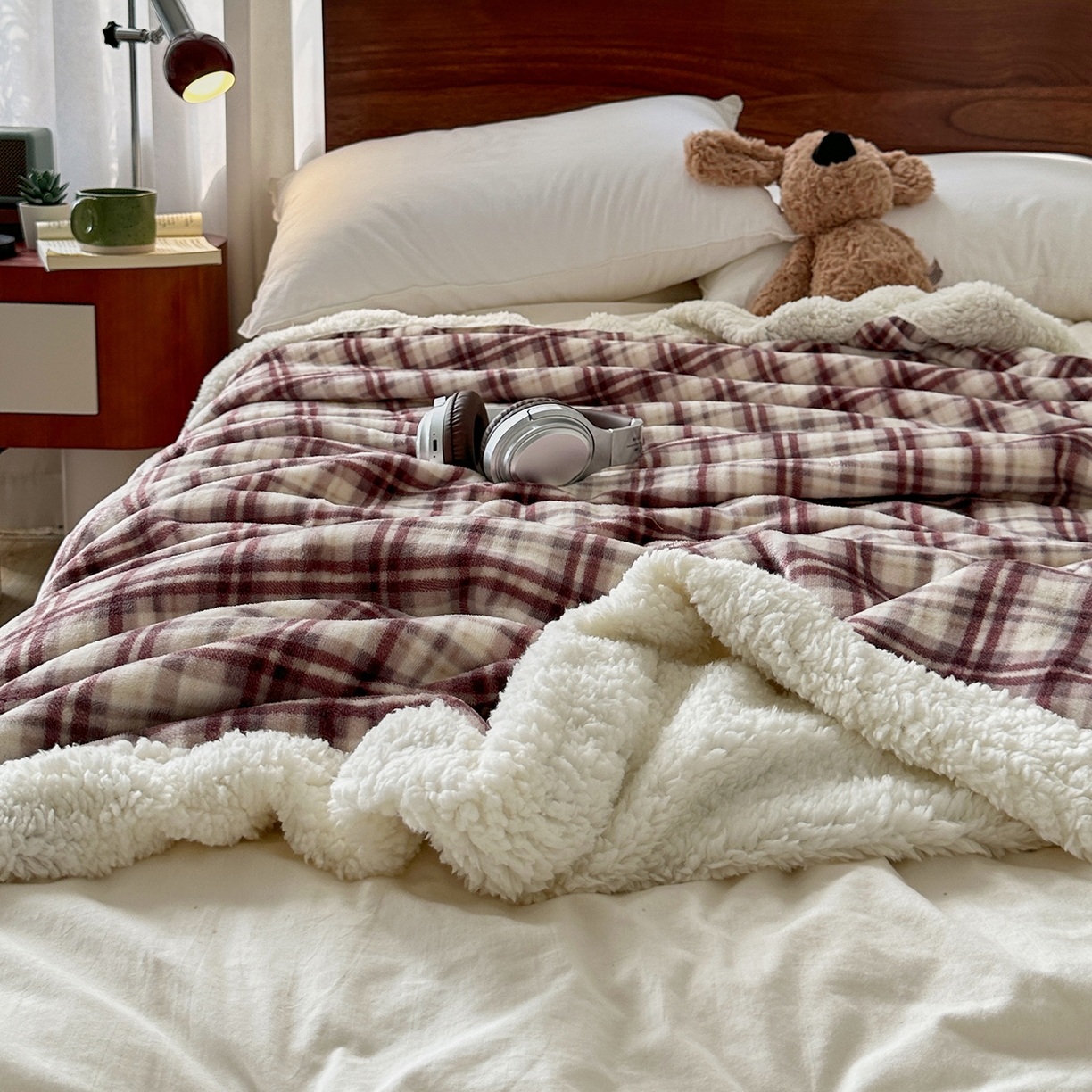 91家纺网 家纺一手货源 找家纺 艾咪-Amy ntmy 2025新款中古风牛奶绒羊羔绒双层毯 伊索紫