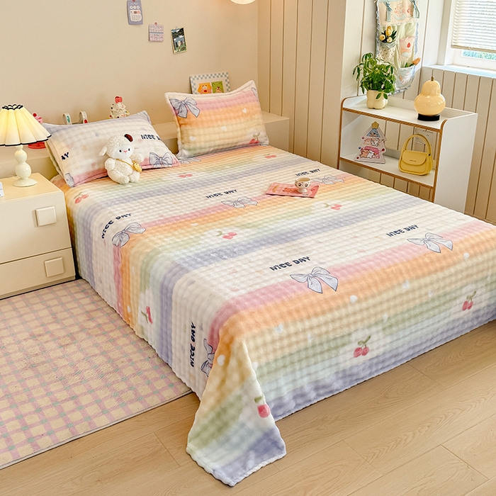 91家纺网 家纺一手货源 找家纺 绣女坊 2025新款A类高克重牛奶绒泡泡绒印花床单单件冬季保暖毛绒毯子绒床单三件套 彩虹樱桃