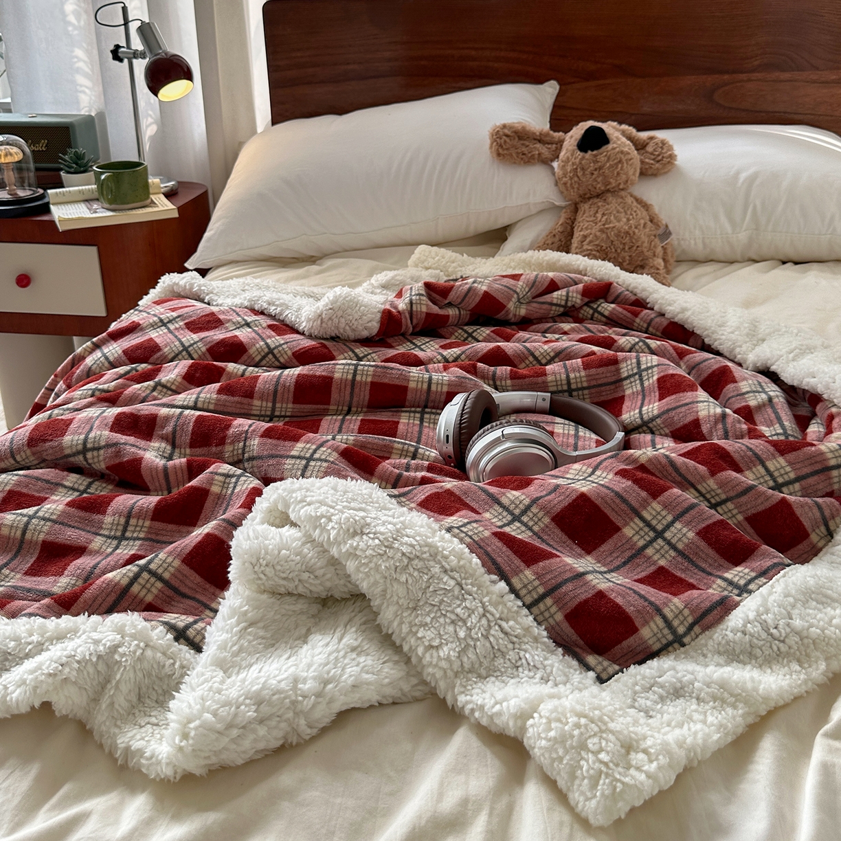 91家纺网 家纺一手货源 找家纺 艾咪-Amy ntmy 2025新款中古风牛奶绒羊羔绒双层毯 牛仔格红