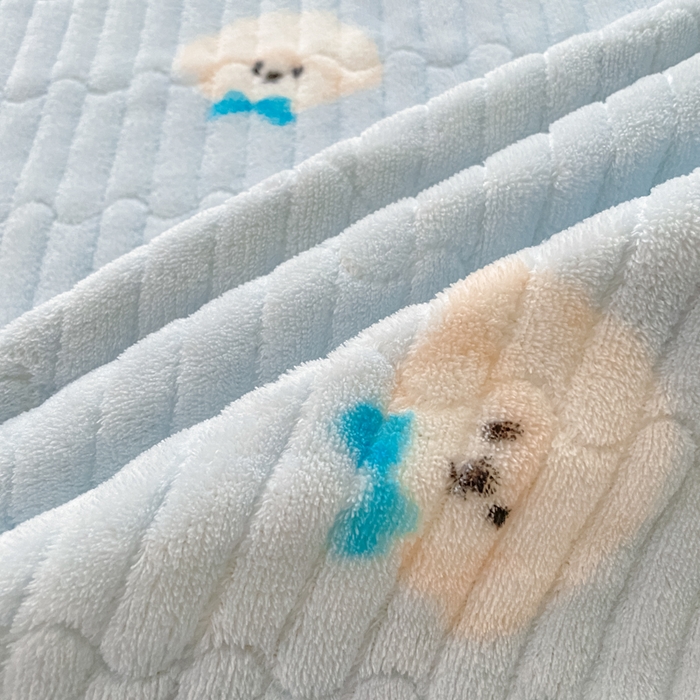 91家纺网 家纺一手货源 找家纺 云玲时尚 2025新款高克重牛奶绒印花夹棉床盖 星愿小狗