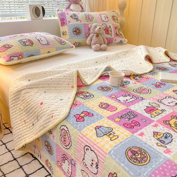 91家纺网 家纺一手货源 找家纺 云玲时尚 2025新款高克重牛奶绒印花夹棉床盖 月亮女神