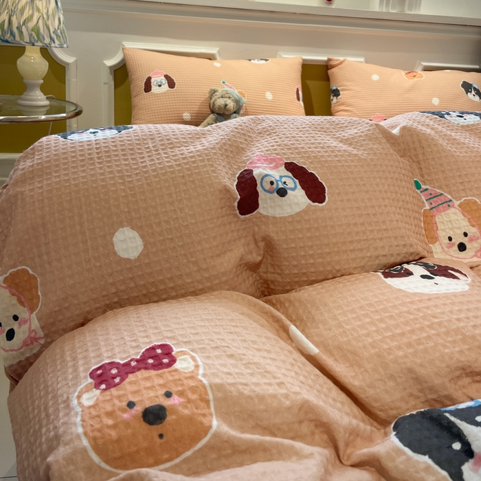 91家纺网 家纺一手货源 找家纺 小叮当家纺仓储工厂店 2025新款提供买家秀爆款花型不断货全棉纯棉A类华夫格印花磨毛四件套 动物派对-棕