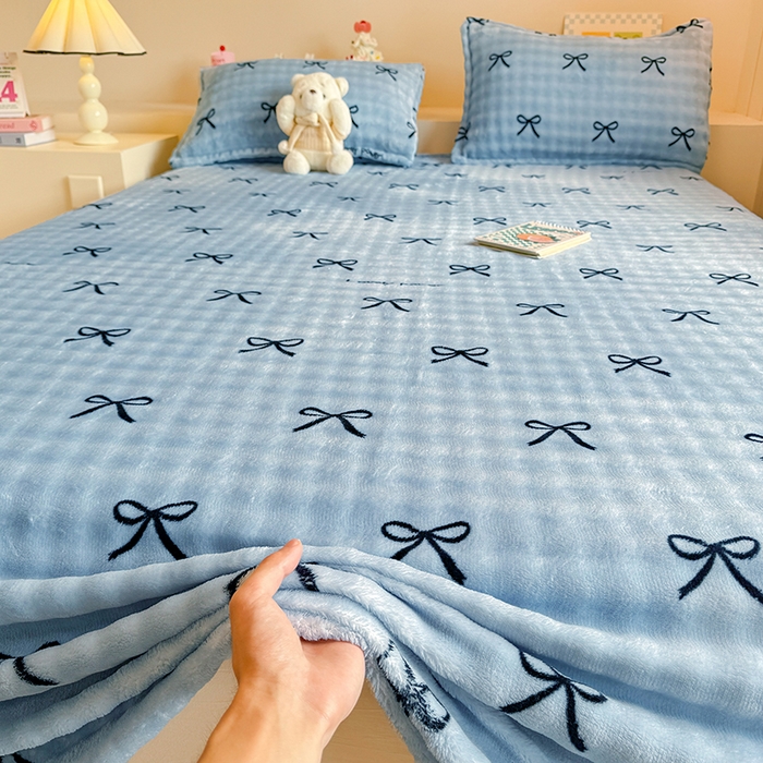 91家纺网 家纺一手货源 找家纺 绣女坊 2025新款A类高克重牛奶绒泡泡绒印花床单单件冬季保暖毛绒毯子绒床单三件套 蝴蝶结-兰