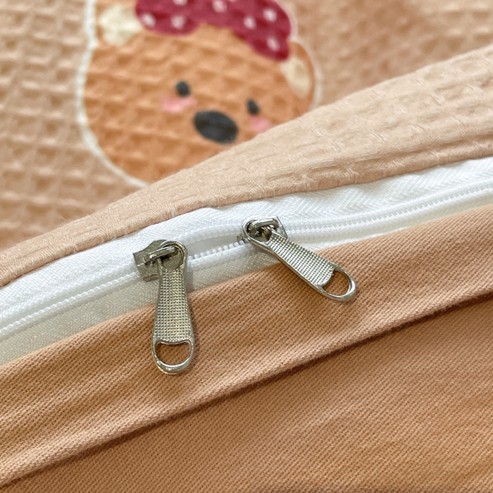 91家纺网 家纺一手货源 找家纺 小叮当家纺仓储工厂店 2025新款提供买家秀爆款花型不断货全棉纯棉A类华夫格印花磨毛四件套 动物派对-棕