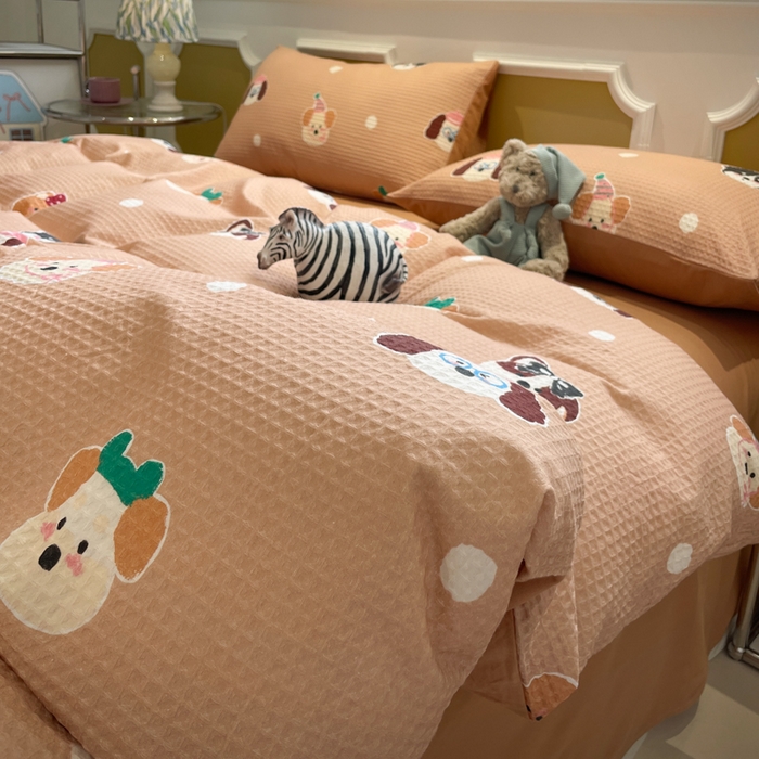 91家纺网 家纺一手货源 找家纺 小叮当家纺仓储工厂店 2025新款提供买家秀爆款花型不断货全棉纯棉A类华夫格印花磨毛四件套 动物派对-棕