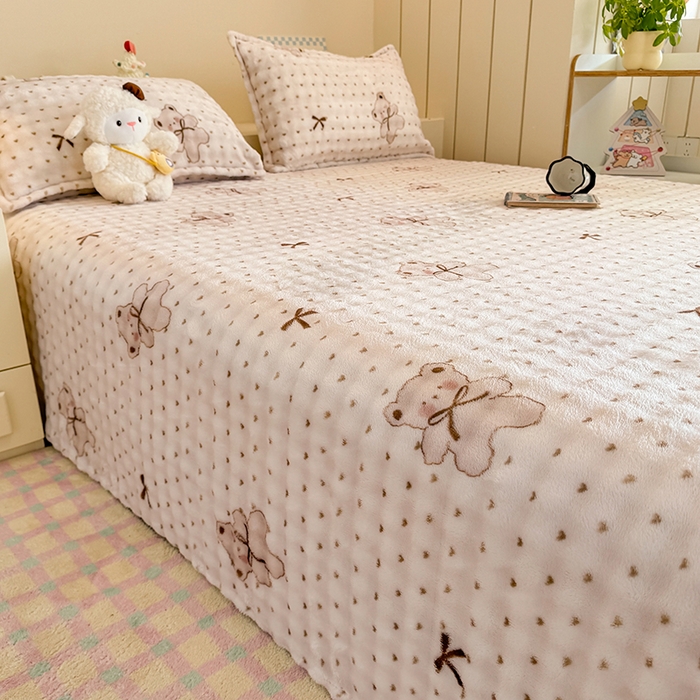 91家纺网 家纺一手货源 找家纺 绣女坊 2025新款A类高克重牛奶绒泡泡绒印花床单单件冬季保暖毛绒毯子绒床单三件套 维尼日记