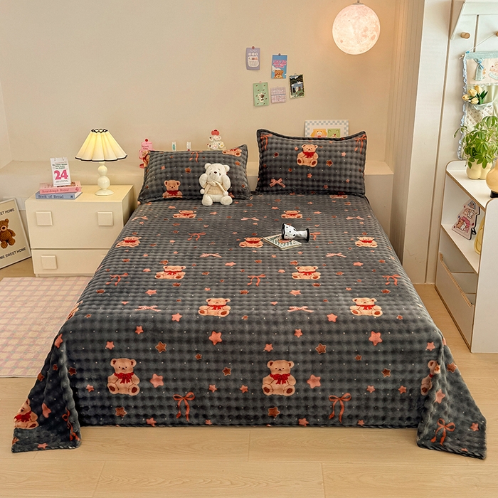 91家纺网 家纺一手货源 找家纺 绣女坊 2025新款A类高克重牛奶绒泡泡绒印花床单单件冬季保暖毛绒毯子绒床单三件套 星星小熊