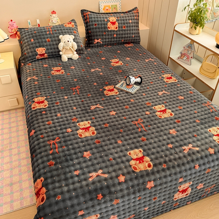 91家纺网 家纺一手货源 找家纺 绣女坊 2025新款A类高克重牛奶绒泡泡绒印花床单单件冬季保暖毛绒毯子绒床单三件套 星星小熊