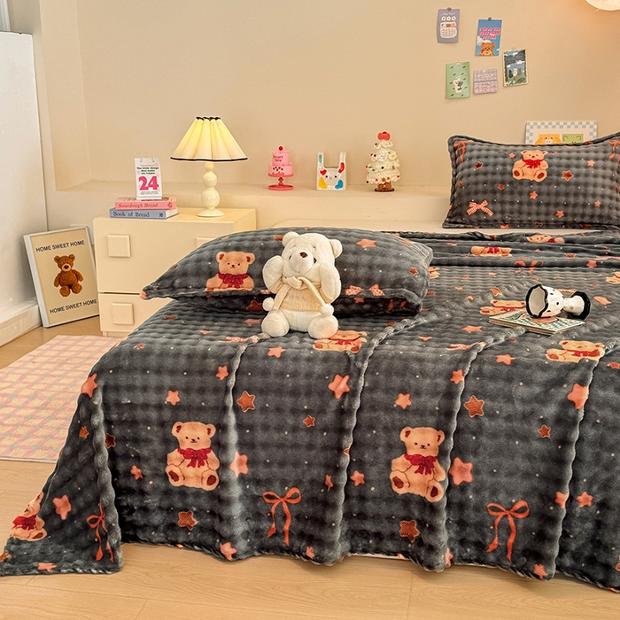 91家纺网 家纺一手货源 找家纺 绣女坊 2025新款A类高克重牛奶绒泡泡绒印花床单单件冬季保暖毛绒毯子绒床单三件套 星星小熊